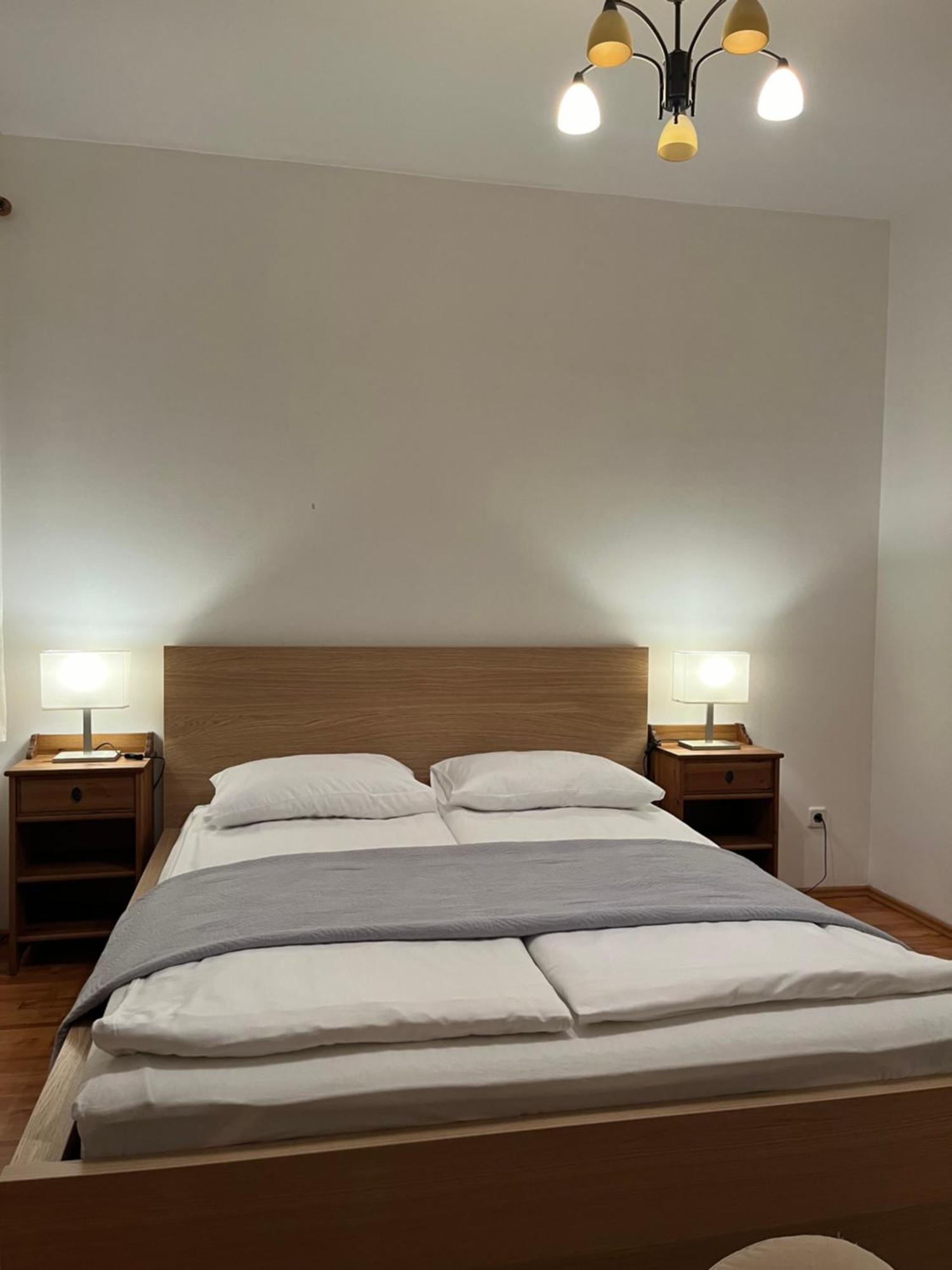 Ic Comfort 2 Bedrooms Garage Option Apartman Budapest