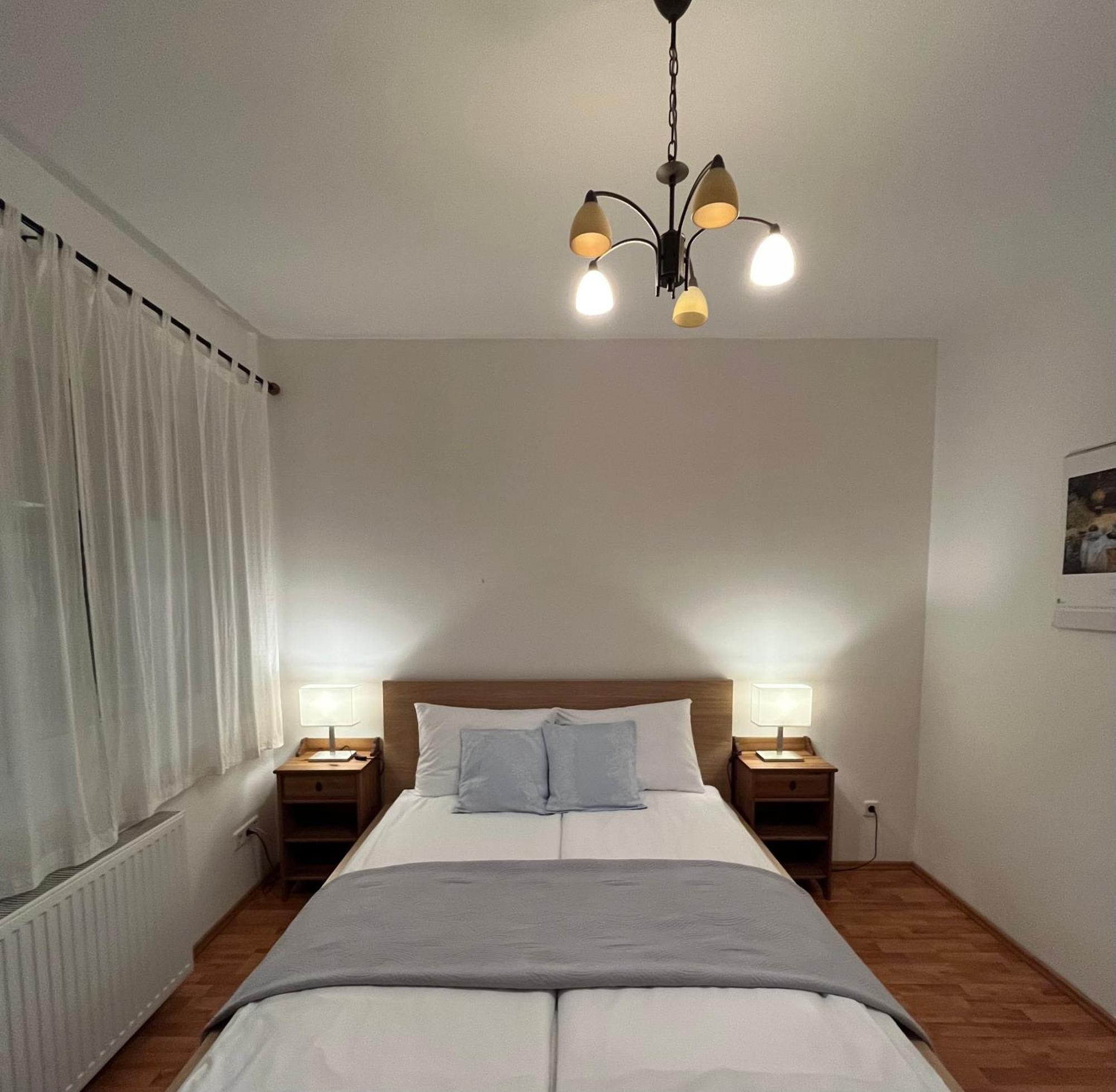 Ic Comfort 2 Bedrooms Garage Option Apartman